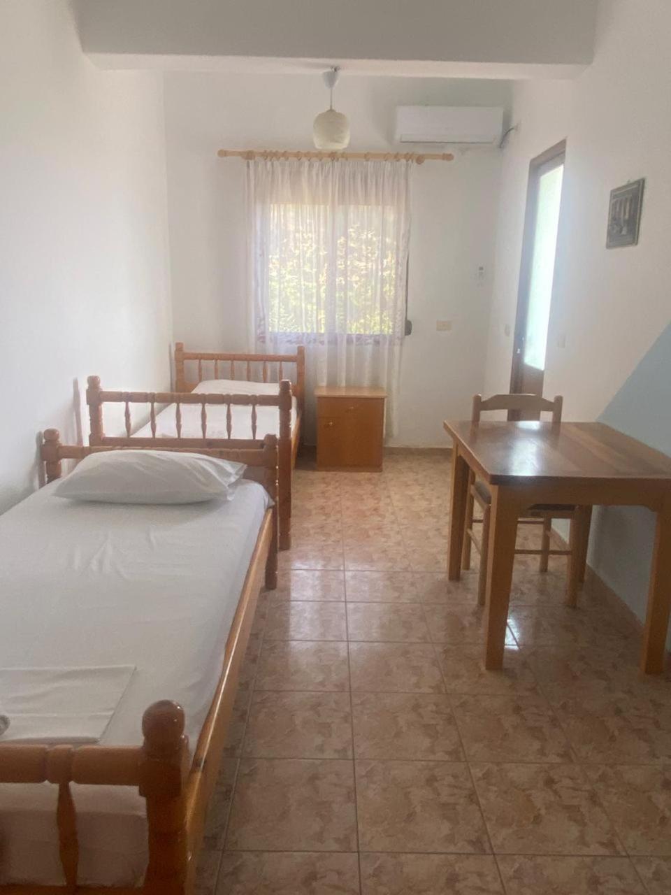 Irini'S Guesthouse Qëparo Exteriér fotografie